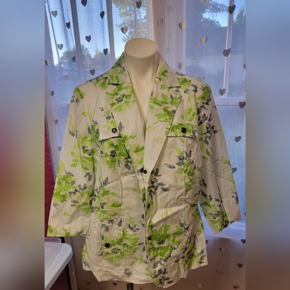 #46 Coldwater Creek White Blazer with Green Details W18